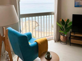 Blue armchair with sea view Apartment in Calpe
